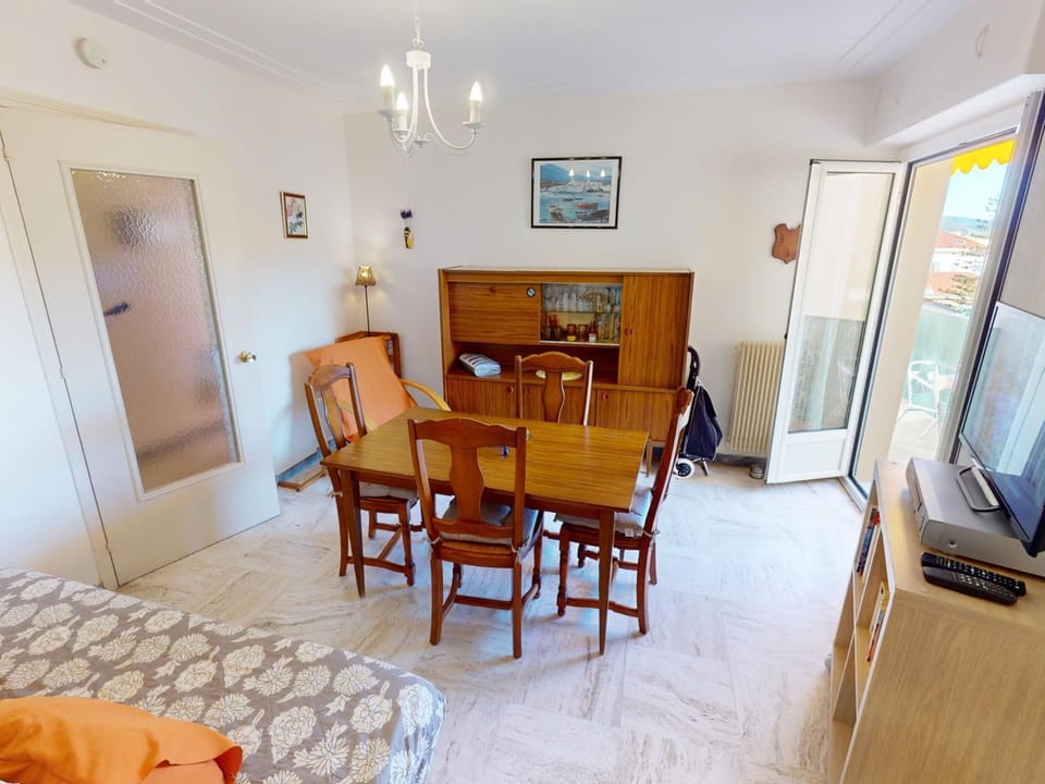 Appartement climatisé avec balcon, centre Menton - FR-1-196-345 Apartment in Menton