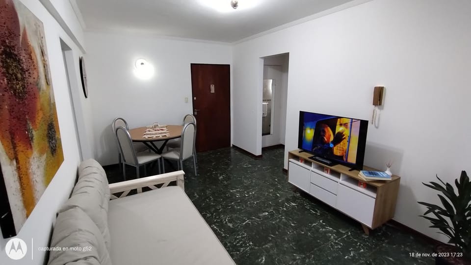 Communal lounge/ TV room, TV and multimedia, Living room, hair dresser