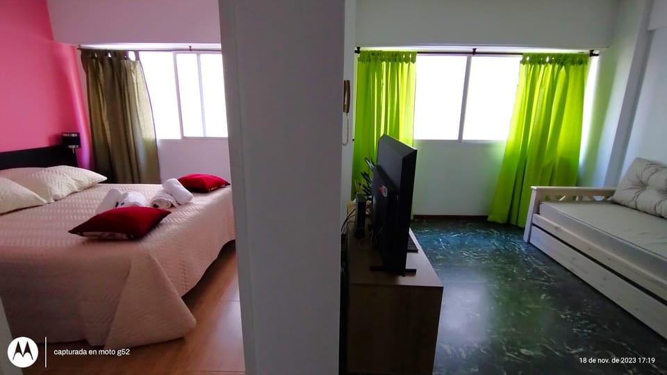 Communal lounge/ TV room, Bed, TV and multimedia, Living room, Photo of the whole room, Bedroom