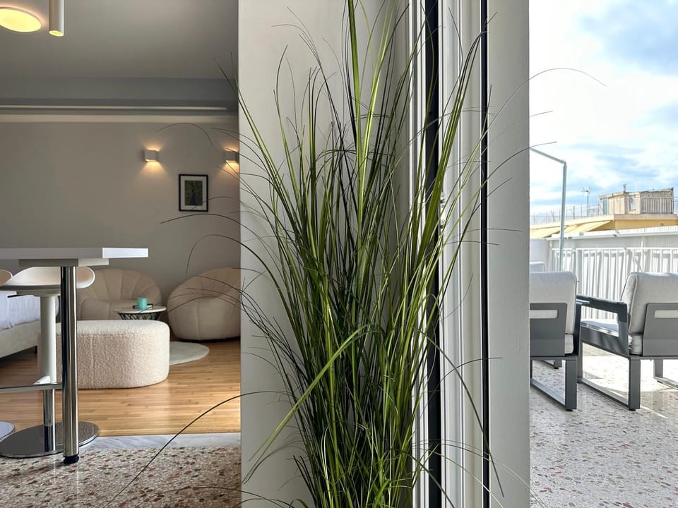 Patio, Bed, Day, View (from property/room), Balcony/Terrace, Living room, Seating area, Dining area, Bedroom