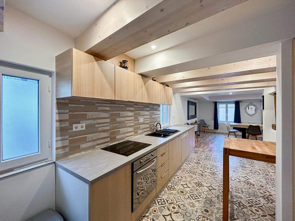 Kitchen or kitchenette, minibar, pet friendly, stove