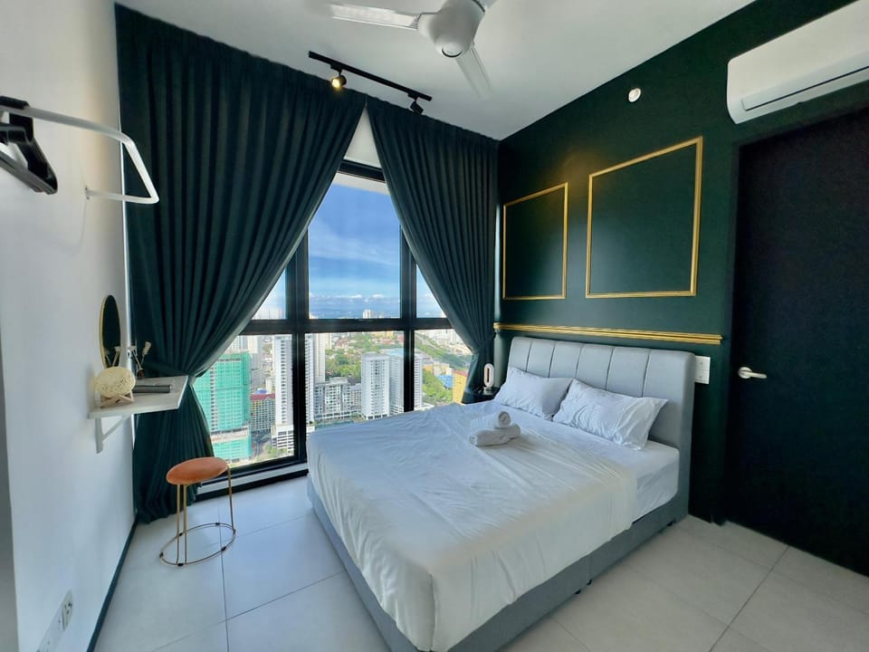 Bed, Photo of the whole room, Bedroom, air conditioner