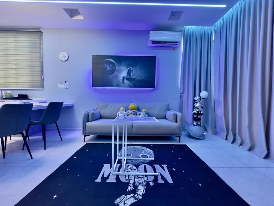 Living room, Seating area, air conditioner