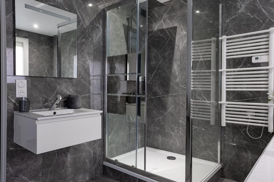 Shower, Bathroom