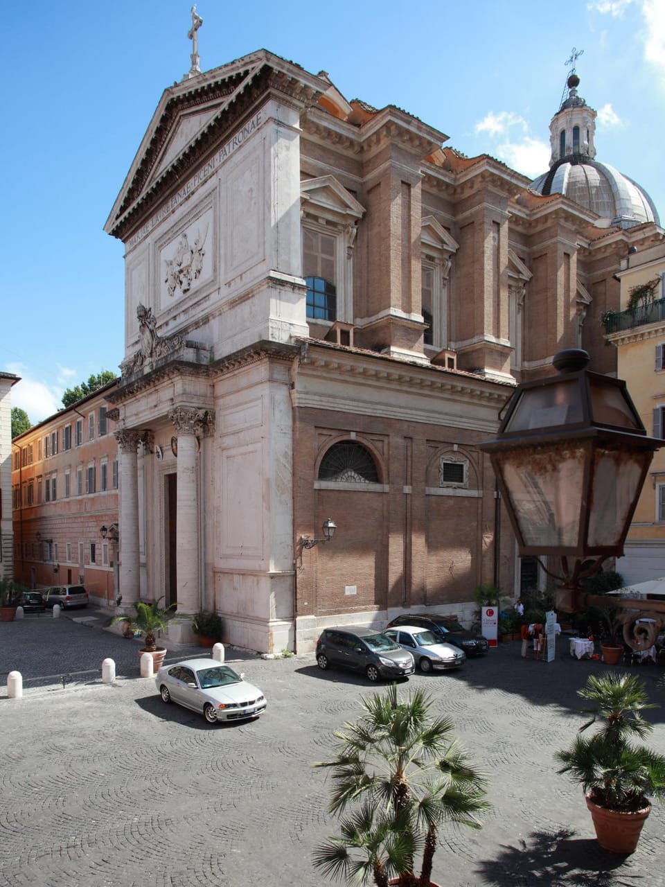 Landmark view, Street view