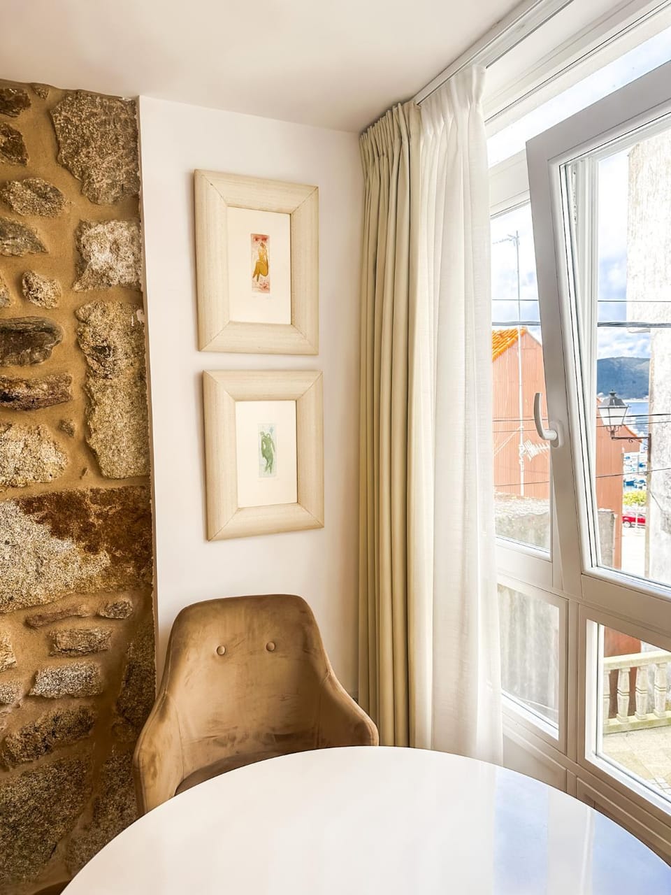 Casa de Ángeles by ALÔGA House in Fisterra