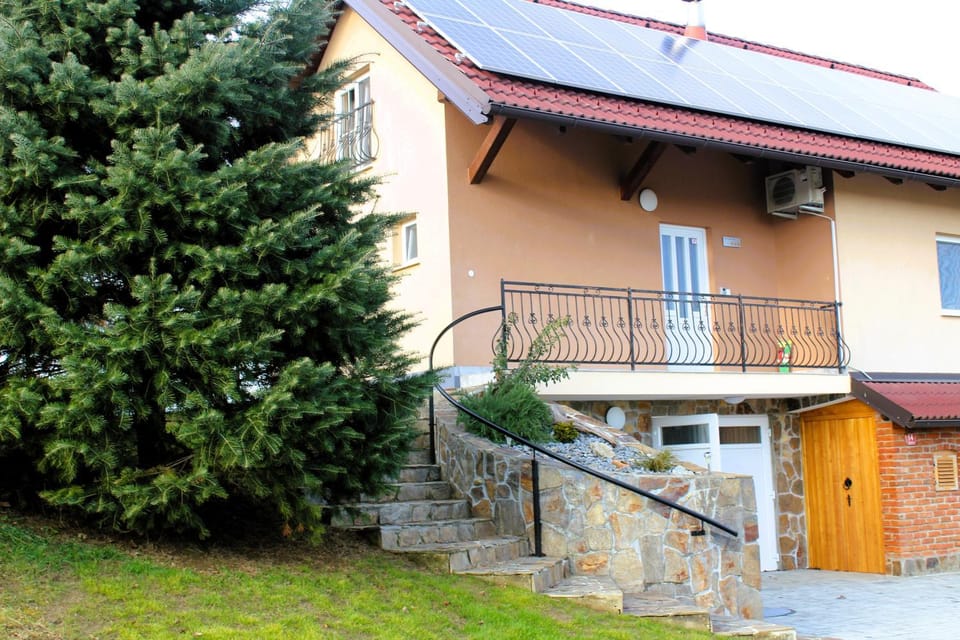 Property building, Spring, Day, Garden