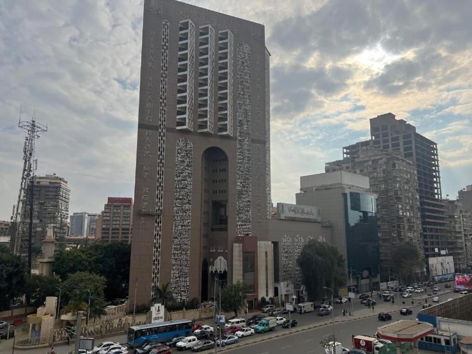 Property building, Day, City view, Location, Parking