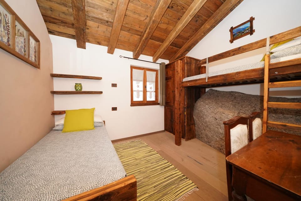 Bed, Bedroom, bunk bed, wardrobe