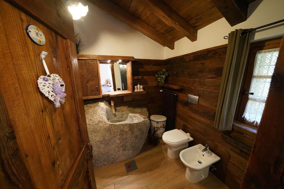 Toilet, Bathroom, bidet, towels