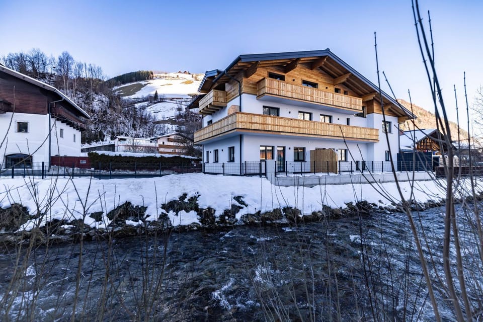 Property building, Day, Winter