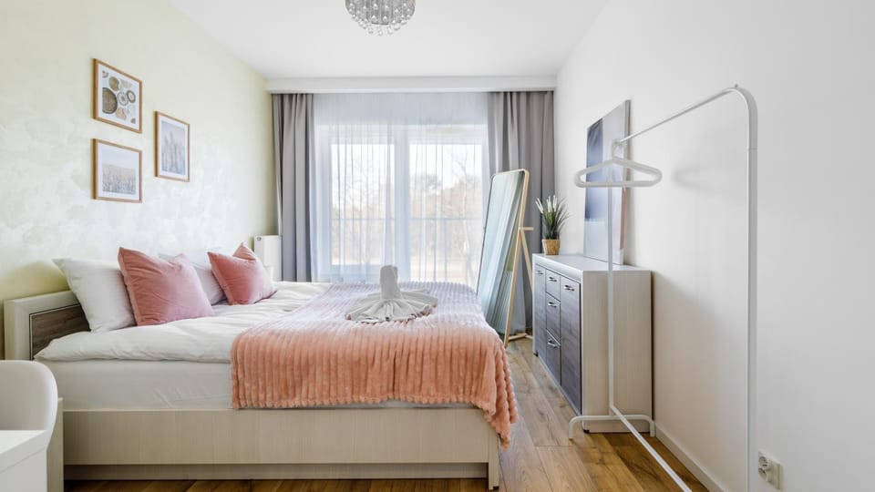 Bed, Photo of the whole room, Bedroom, towels, wardrobe