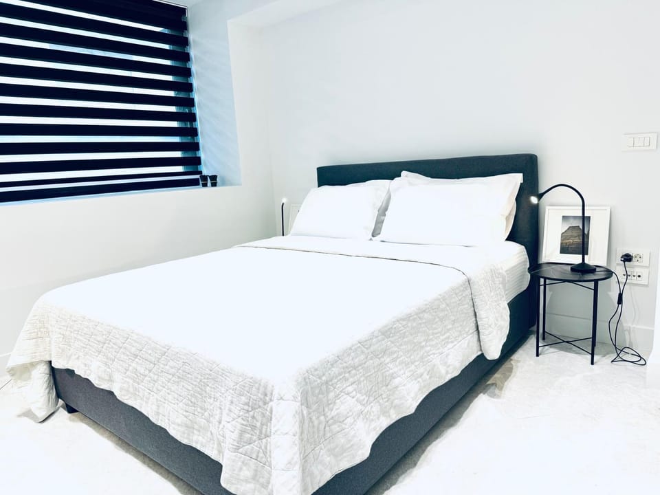 Stylish Central Superior Bedroom in Kolonaki (walking distance to Syntagma) Apartment in Athens