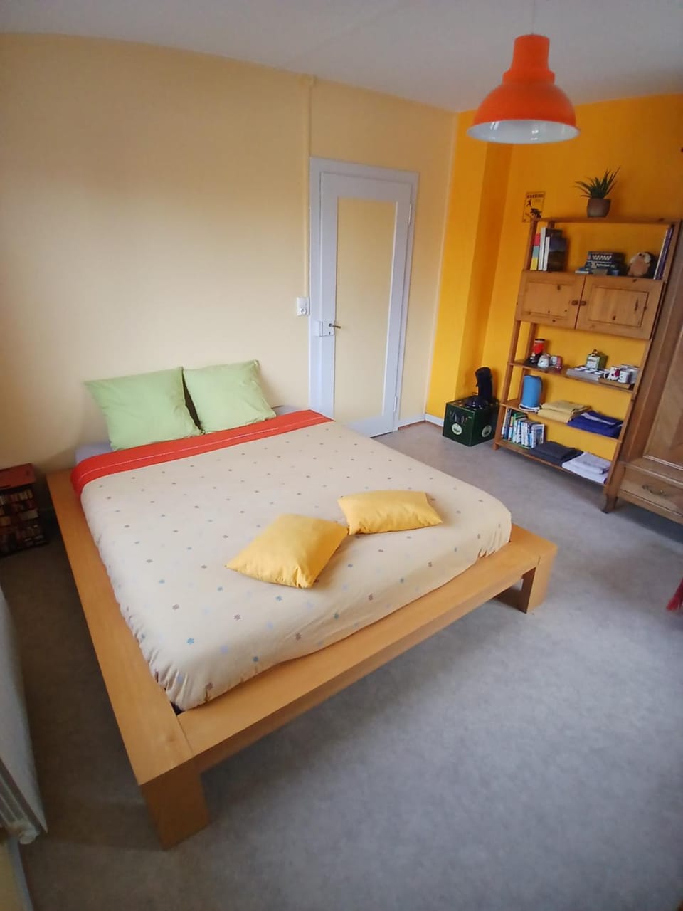 Photo of the whole room