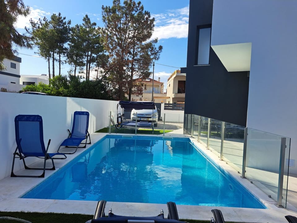 Swimming pool, Swimming pool