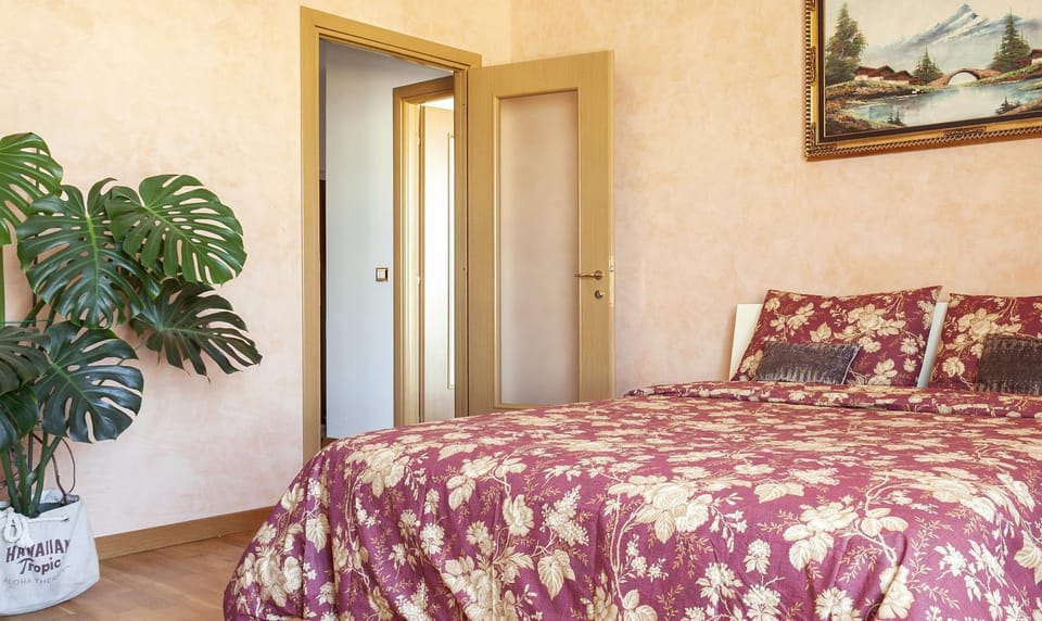 Bedroom, air conditioner