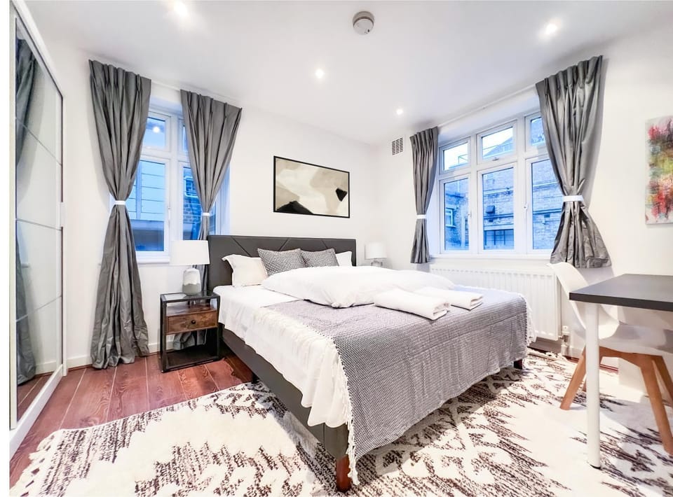 Bed, Photo of the whole room, Bedroom, hair dresser