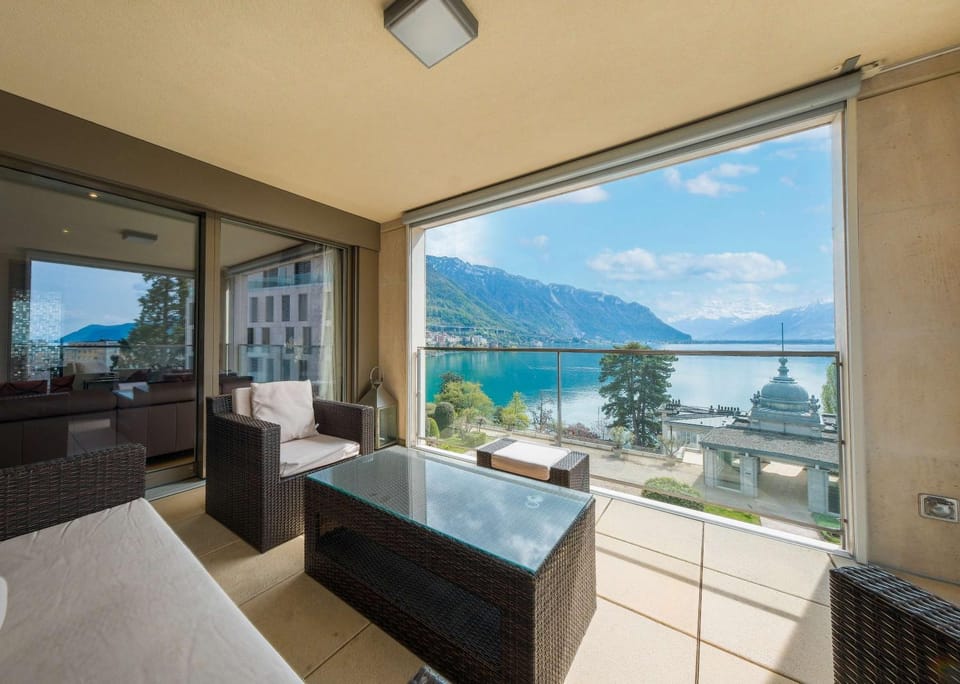 Luxury Apartment in Montreux with Panoramic Views by GuestLee Apartment in Montreux