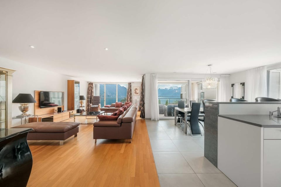 Luxury Apartment in Montreux with Panoramic Views by GuestLee Apartment in Montreux