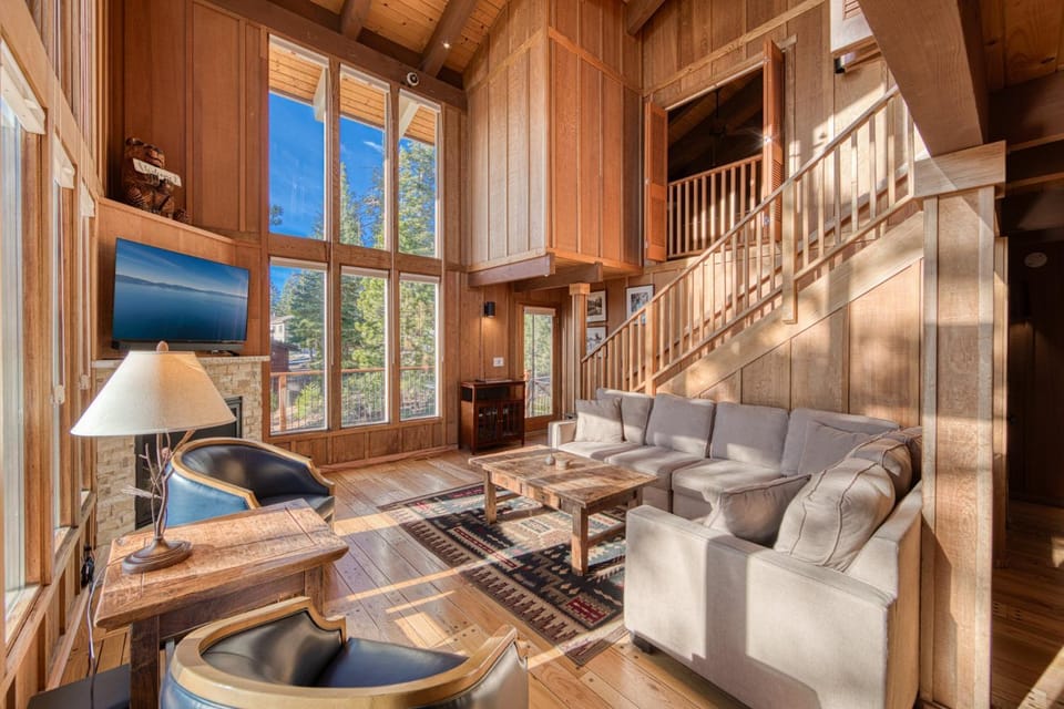 View at Dollar Point - Beautiful Lake Views with Sunny Deck, Quiet Neighborhood, Near Skiing House in Dollar Point