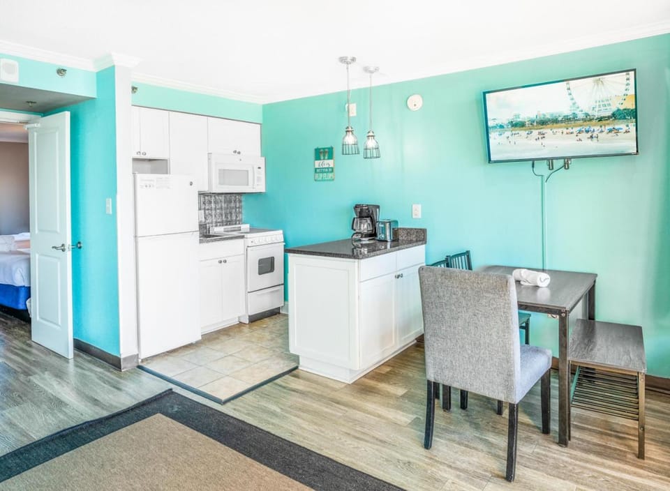 Immaculate Ocean View Suite!-Caravelle Resort 1004-Sleeps 6 Guests! House in Myrtle Beach