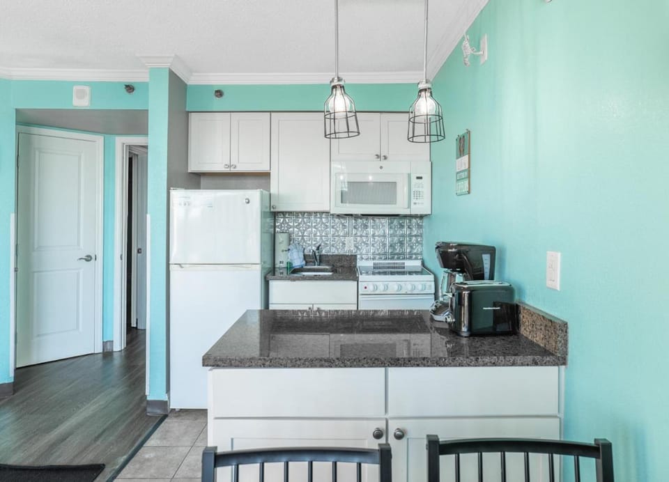 Immaculate Ocean View Suite!-Caravelle Resort 1004-Sleeps 6 Guests! House in Myrtle Beach