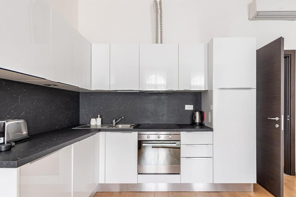 Coffee/tea facilities, dishwasher, minibar, pet friendly, stove, toaster