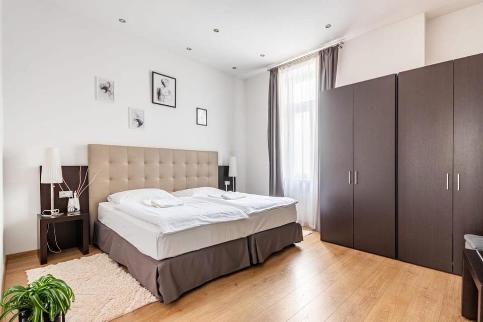 Bed, Photo of the whole room, Bedroom, towels, wardrobe