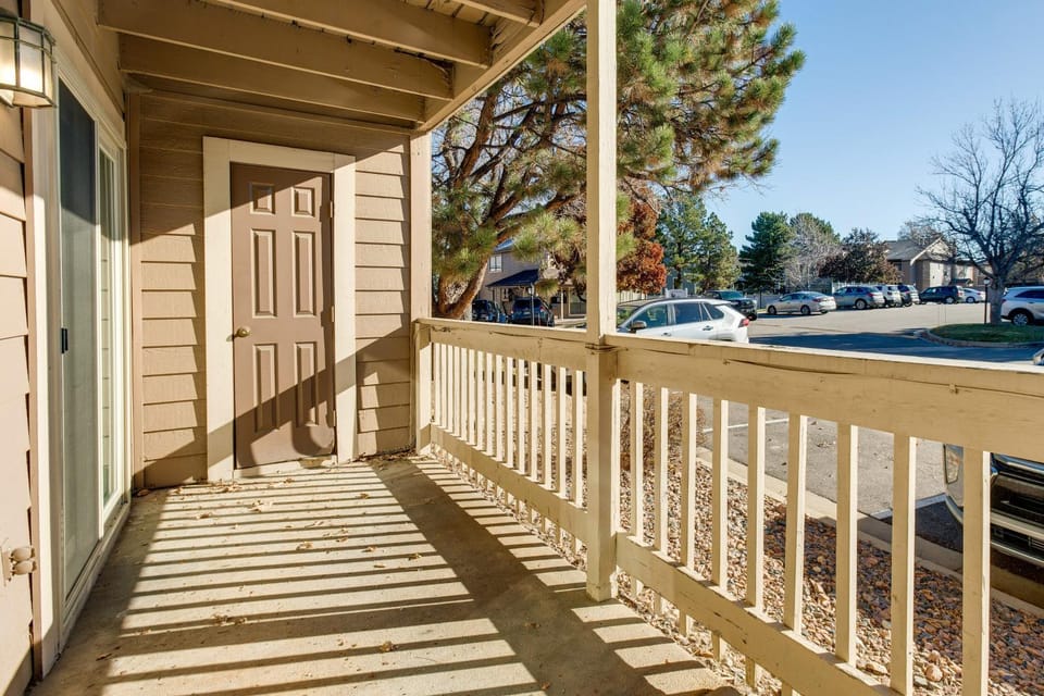 1 Mi to Light Rail: Englewood Condo w/ Pool Access House in Greenwood Village