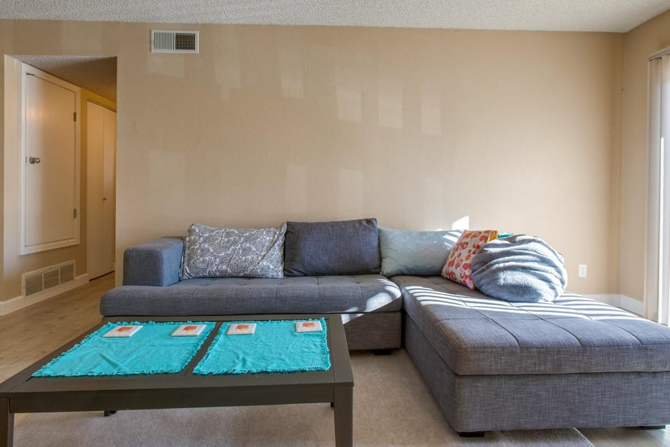 1 Mi to Light Rail: Englewood Condo w/ Pool Access House in Greenwood Village