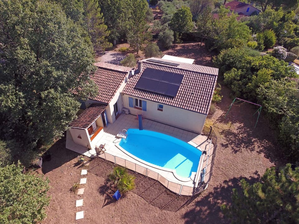 Property building, Spring, Day, Bird's eye view, Garden, Garden view, Pool view, Swimming pool, Swimming pool, sunbed