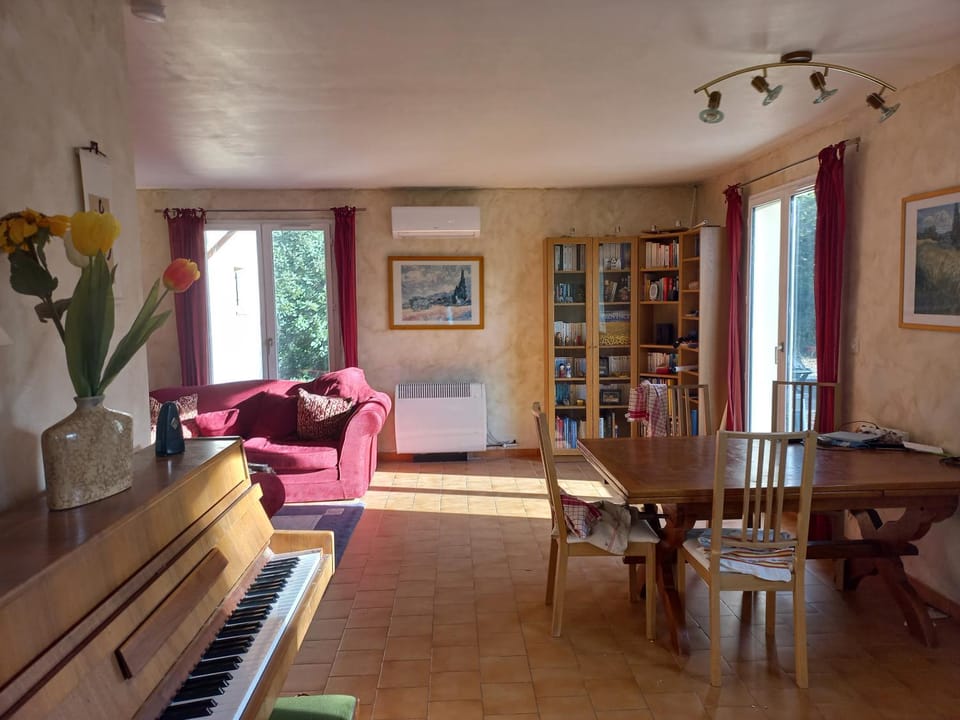 Library, Living room, Seating area, Dining area