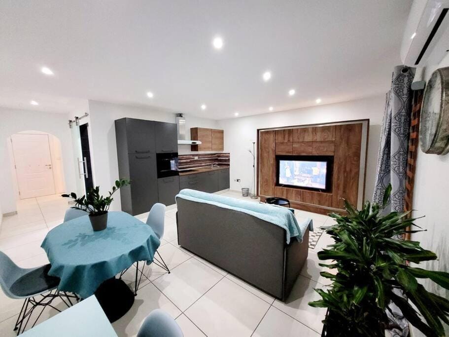 New&Cosy Apartment with Balcony Apartment in Malta