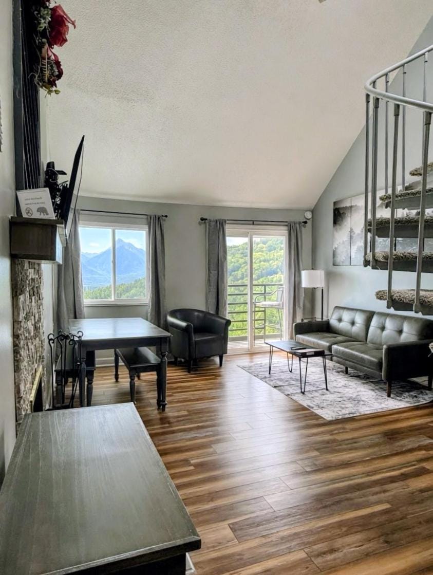 Balcony/Terrace, Living room, Seating area, Dining area, Mountain view, fireplace