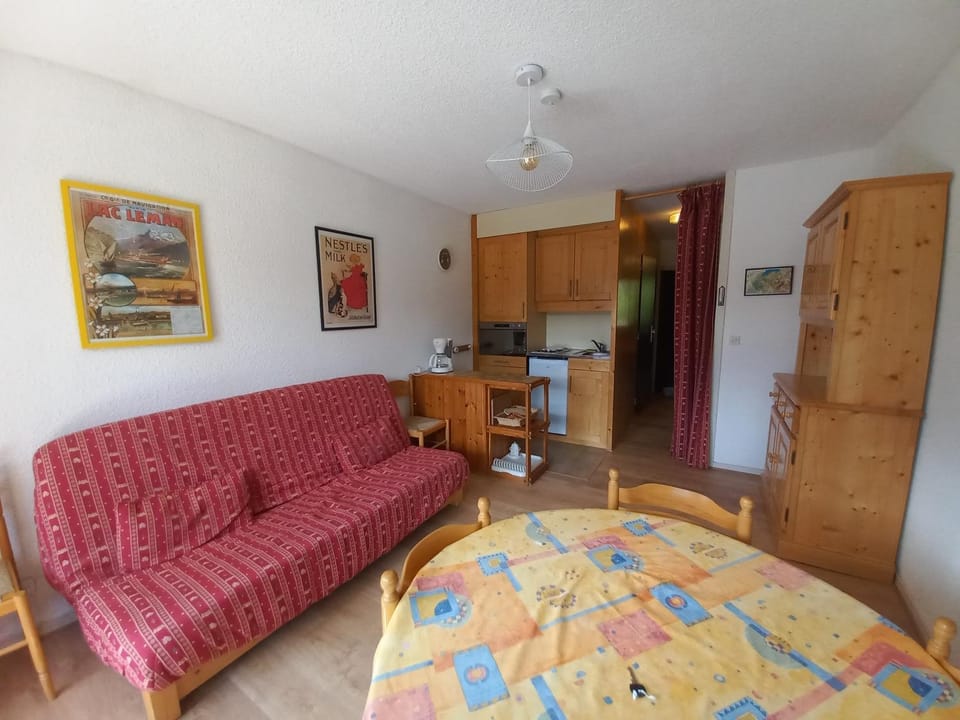 Bed, Kitchen or kitchenette, Living room, Photo of the whole room, Seating area, Dining area, Bedroom, minibar, oven, pet friendly