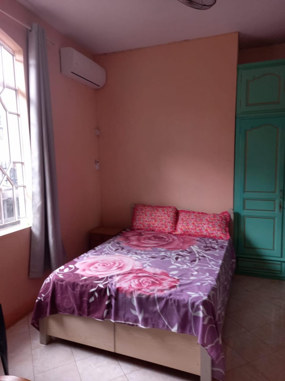 Bedroom, air conditioner