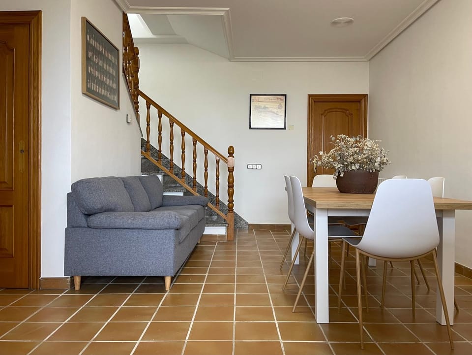 Communal lounge/ TV room, Living room, Dining area