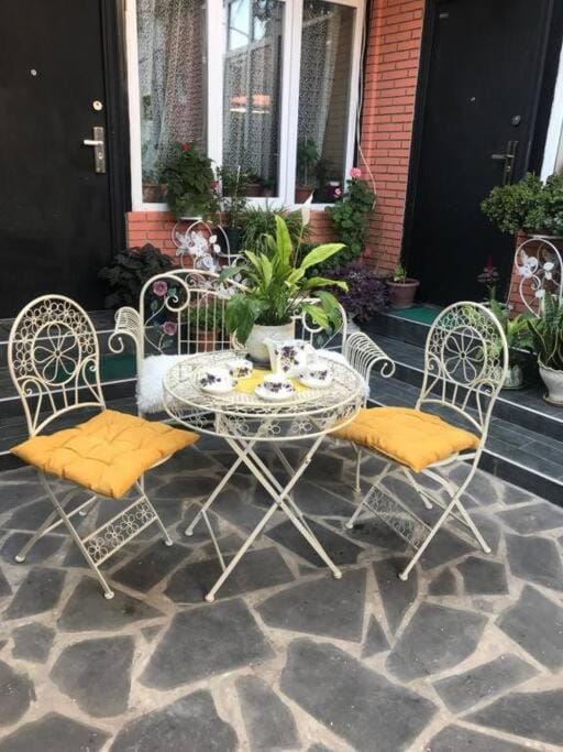 Patio, Seating area