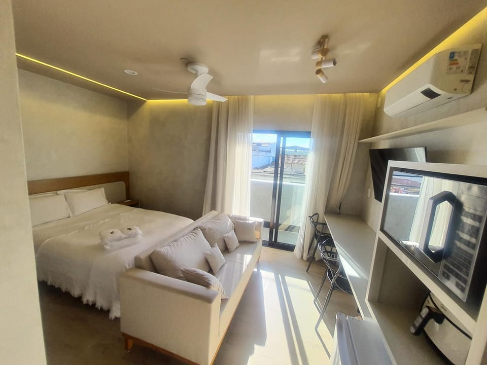 Bed, TV and multimedia, Kitchen or kitchenette, Photo of the whole room, Bedroom, minibar, oven, towels, air conditioner