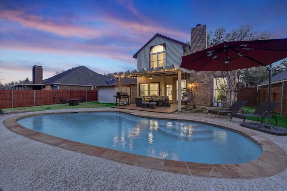 Glamorous 4BR 2,5BA Holiday Home with Pool, Game Room & Fire Pit House in Mesquite