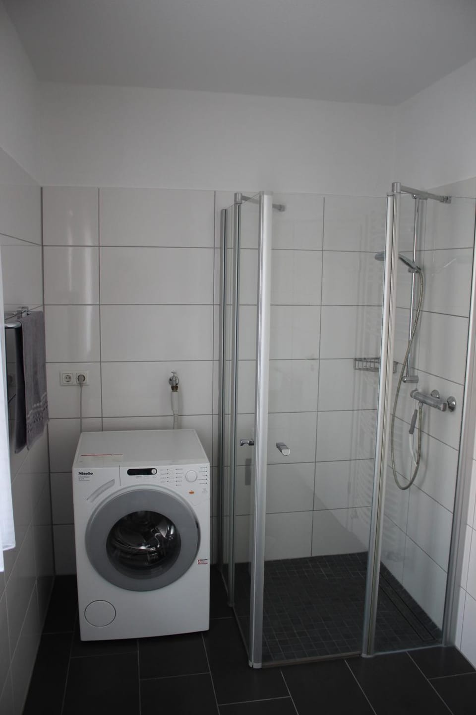 Shower, Bathroom, washing machine