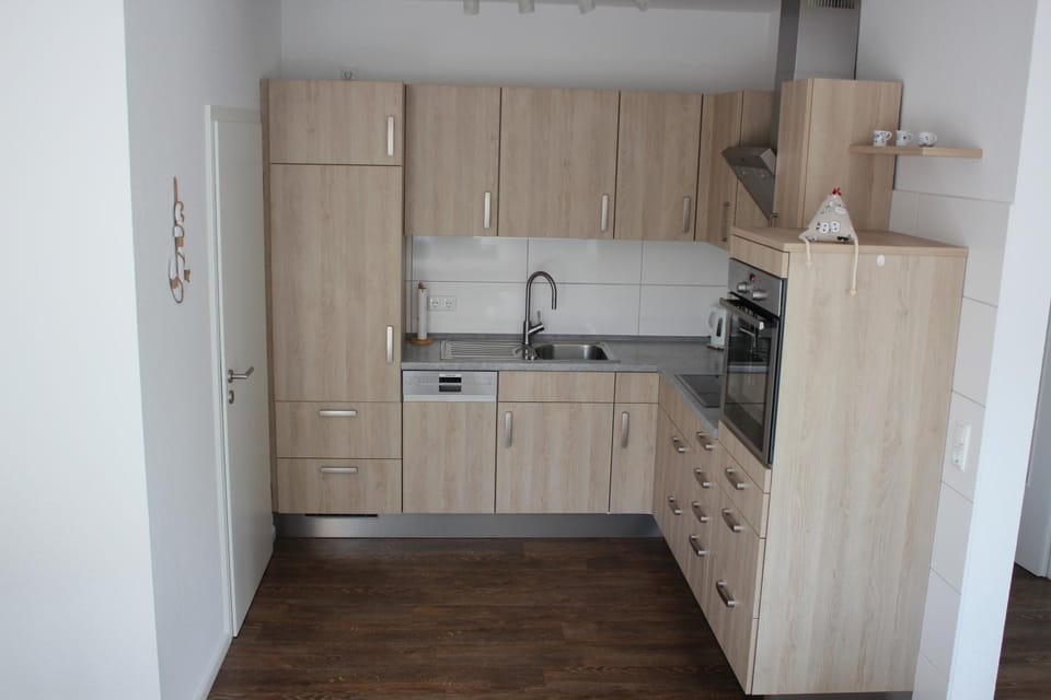 Kitchen or kitchenette, dishwasher, pet friendly, stove