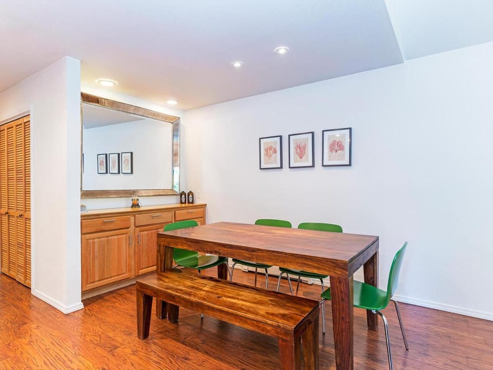252 McCloud Upper level unit House in Incline Village