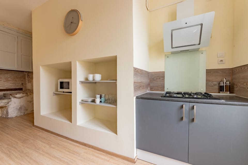 Kitchen or kitchenette, minibar, pet friendly, stove