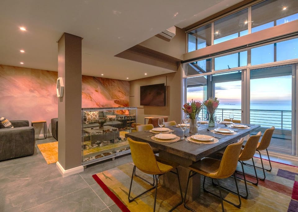 Living room, Dining area, Sea view