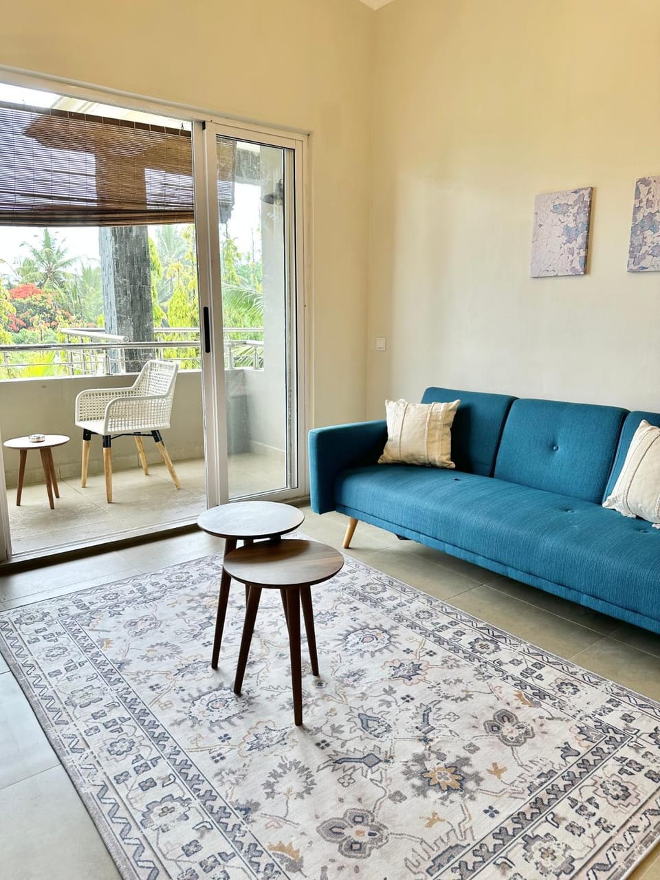 View (from property/room), Living room, Seating area