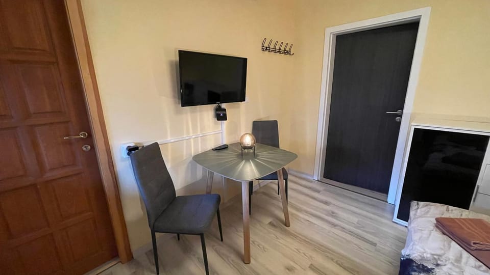 TV and multimedia, Seating area