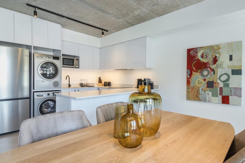 Dining area, kitchen