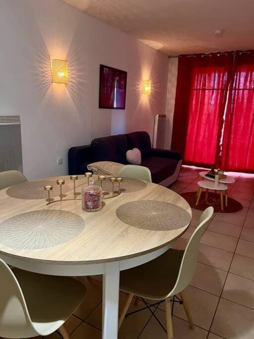 Chez Jack-Résidence-Piscine-Sauna Apartment in Bourgogne-Franche-Comté