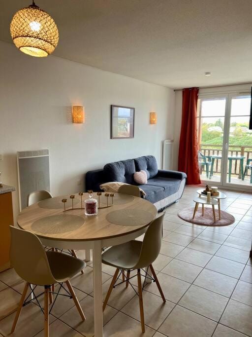 Chez Jack-Résidence-Piscine-Sauna Apartment in Bourgogne-Franche-Comté